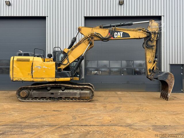 Rupsgraafmachine Caterpillar 323E