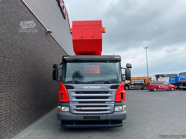 Hefplatform Scania P420 8X4 + BISON PALFINGER TKA 57 KS HOOGWERKER...