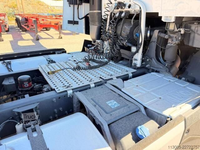Tractora standard Renault T 520