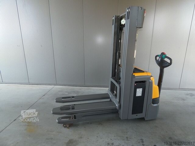 Empilhador manual Jungheinrich EJC 214z