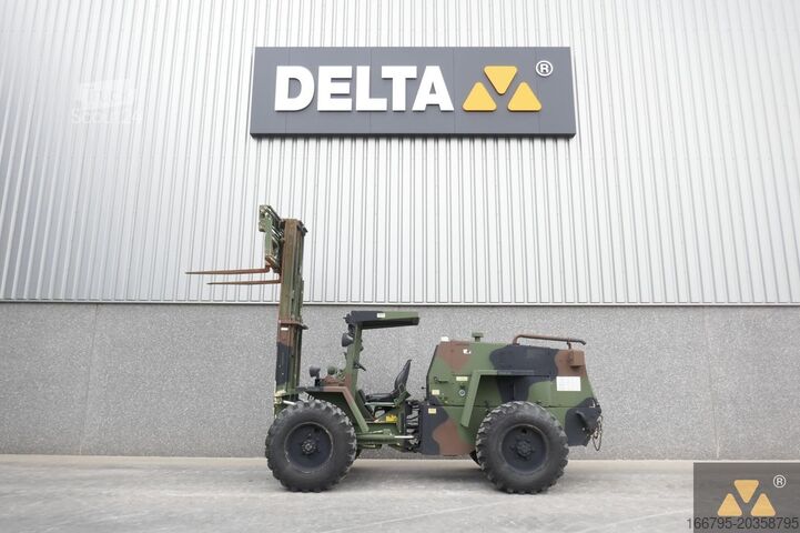 Rough terrain forklift Case M4K Ex-army