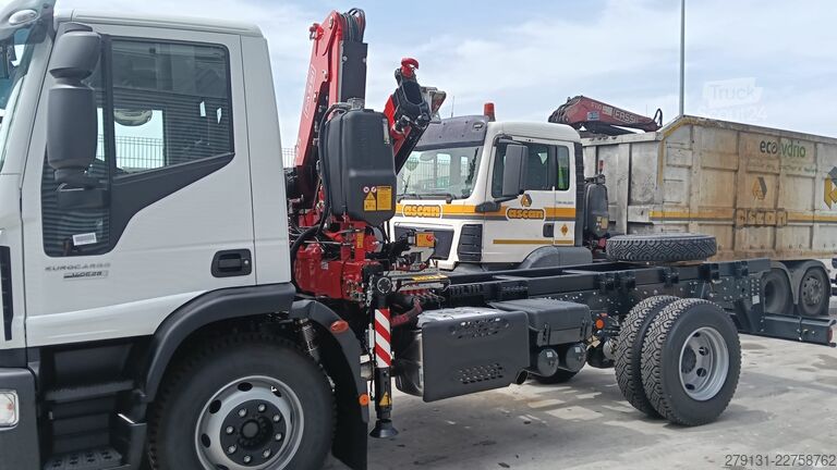 Lastebilmontert kran IVECO EUROCARGO ML140E28K 14T · 280CV AU IVECO EUROCARGO ML140E28K 14T · 280CV AU