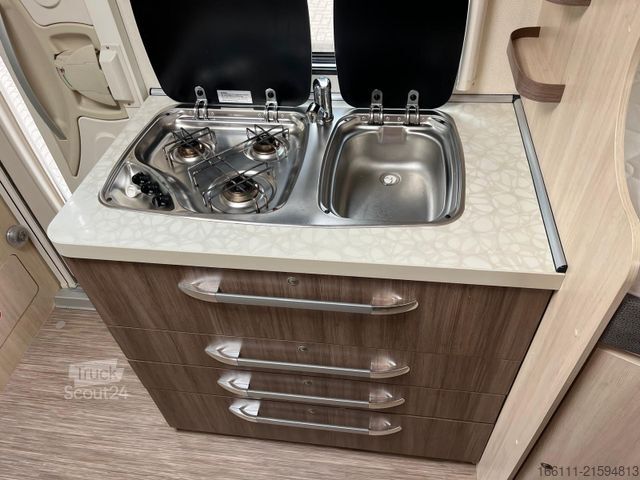 Polointegrovaný karavan HOBBY Siesta T 70 HGE - Hub/Einzelbetten -