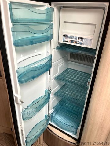 Polointegrovaný karavan HOBBY Siesta T 70 HGE - Hub/Einzelbetten -