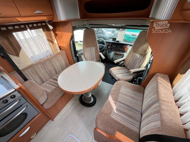 Polointegrovaný karavan PILOTE Exploratuer 715 XFJ - Einzelbetten - Heckbad -