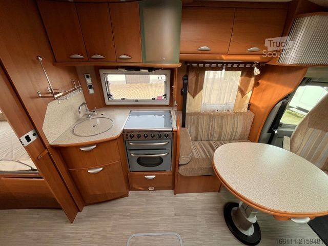 Polointegrovaný karavan PILOTE Exploratuer 715 XFJ - Einzelbetten - Heckbad -