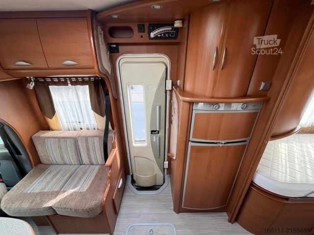 Polointegrovaný karavan PILOTE Exploratuer 715 XFJ - Einzelbetten - Heckbad -