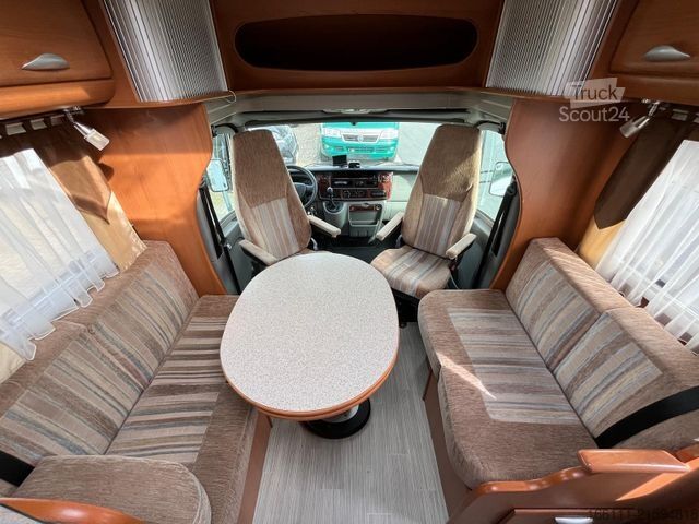 Polointegrovaný karavan PILOTE Exploratuer 715 XFJ - Einzelbetten - Heckbad -