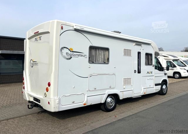 Polointegrovaný karavan PILOTE Exploratuer 715 XFJ - Einzelbetten - Heckbad -