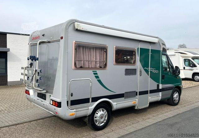 Polointegrovaný karavan DETHLEFFS GlobeBus 1 - Festbett - Klima - Solar -