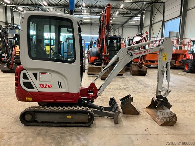 Miniexcavadora Takeuchi TB 216