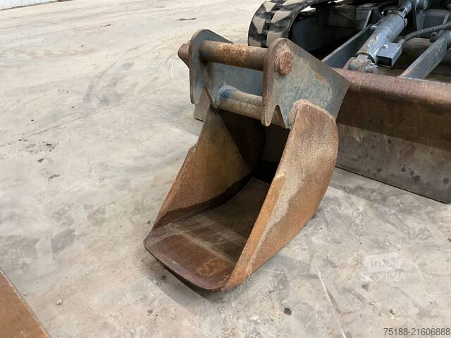 Miniexcavadora Takeuchi TB 216