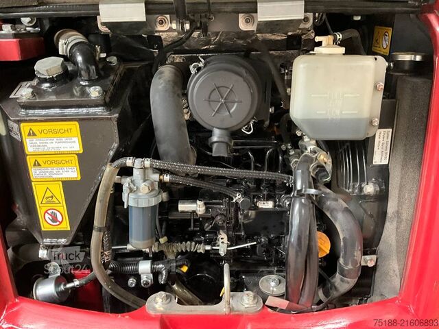 Miniexcavadora Takeuchi TB 216