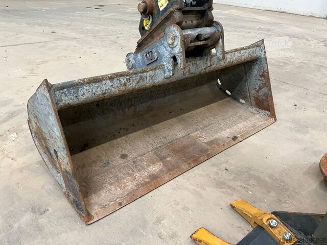 Miniexcavadora Takeuchi TB 216