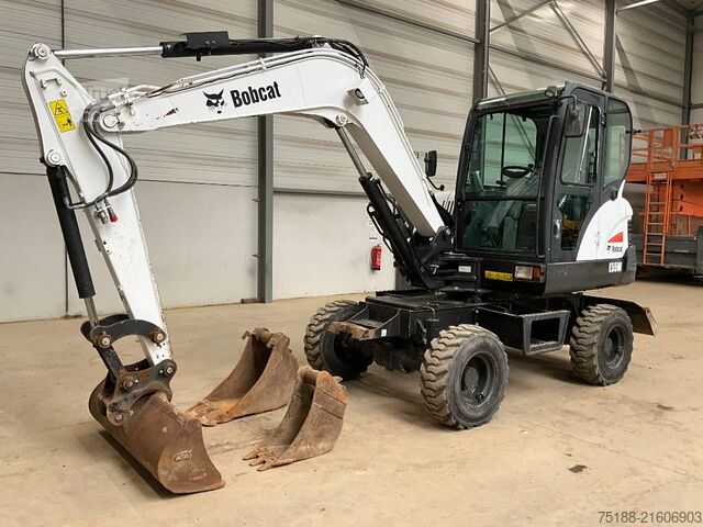 Excavadora de ruedas Bobcat E 55 W