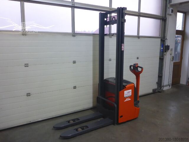 Manual stacker Linde L12 I