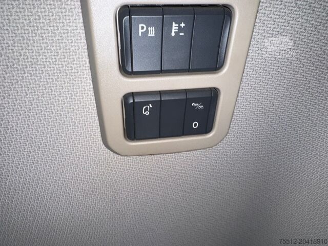 Resväska DAF CF 300 SC / Euro 6D / Tail Lift / Belgium Truck