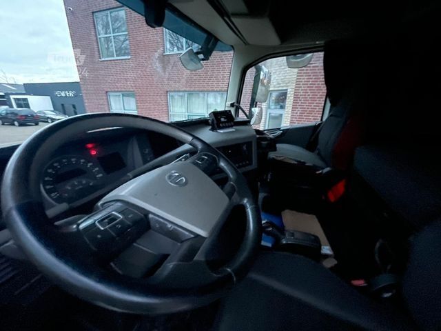 Chladírenský vůz VOLVO FH 460 Tiefkühlkoffer*2 Stück *