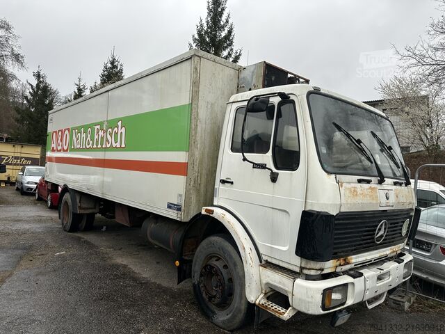 Kutu kamyonu Mercedes-Benz 1617