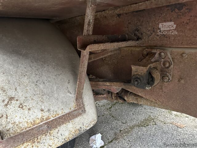 Kutu kamyonu Mercedes-Benz 1617