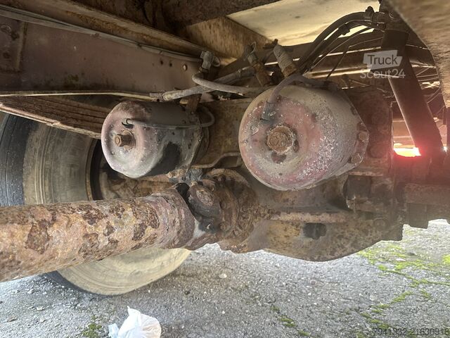 Camião de caixa fechada Mercedes-Benz 1617