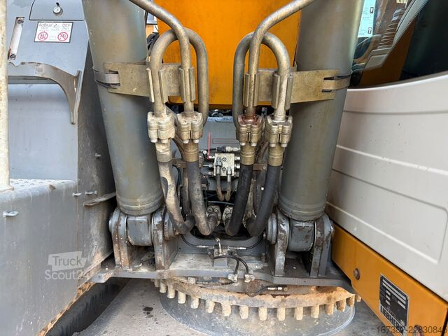 Vikšrinis ekskavatorius Liebherr R922LC