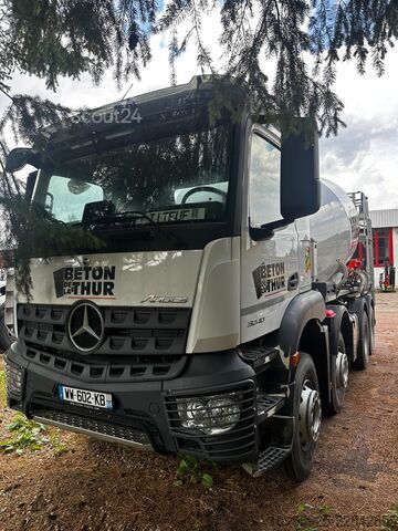 Savitvežis Mercedes-Benz Arocs 3240