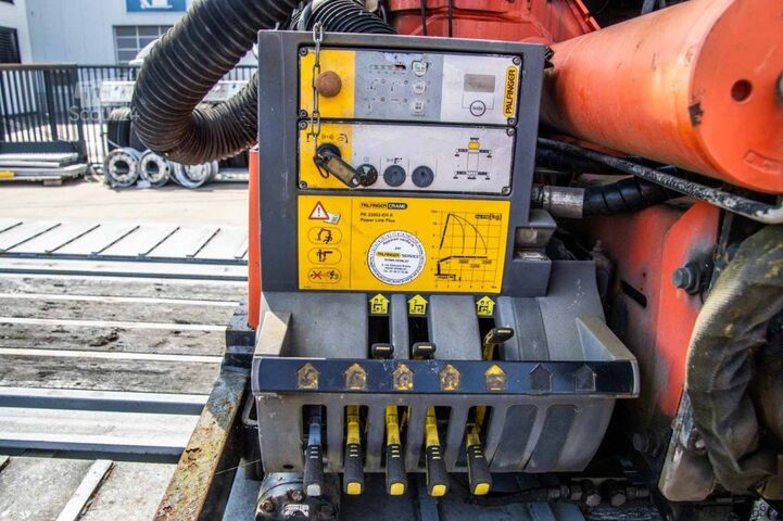 Kran CASTERA CRANE/KRAN/GRUE-PALFINGER 22002 (2xHydr.)