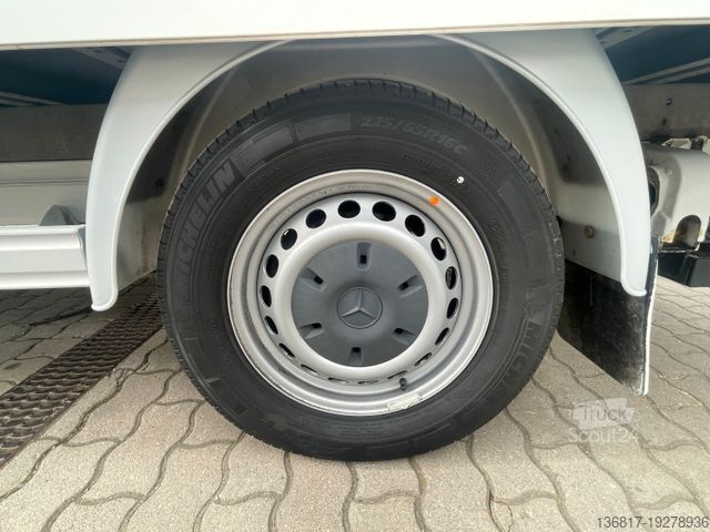 Skriňová dodávka MERCEDES-BENZ Sprinter 314 CDI 2,1 Ltr. Koffer LBW 3-Sitze