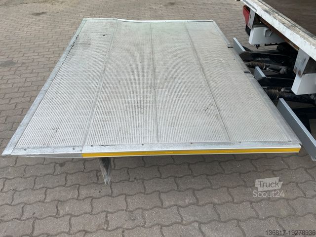 Skriňová dodávka MERCEDES-BENZ Sprinter 314 CDI 2,1 Ltr. Koffer LBW 3-Sitze