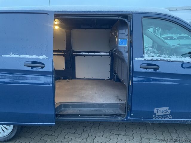 Slēgtais furgons Mercedes-Benz VITO 116 EXTRALANG NEUES MODELL AUTOM AHK NAVI