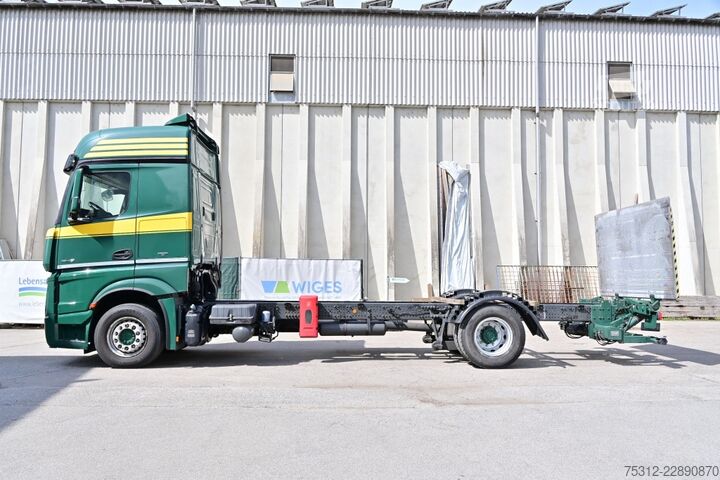 Podwozie ciężarówki Mercedes-Benz Actros 1845  Neuer Motor! Retarder LBW 70%-Reifen