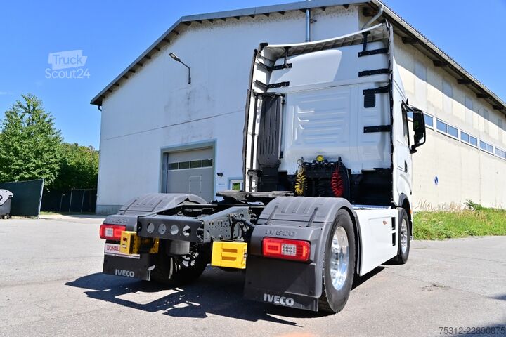 Standart çekici ünitesi Iveco 440S51T  S-Way E6 Retarder Alufelgen Navi 2Betten