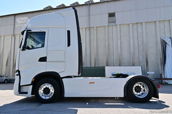 Standart çekici ünitesi Iveco 440S51T  S-Way E6 Retarder Alufelgen Navi 2Betten