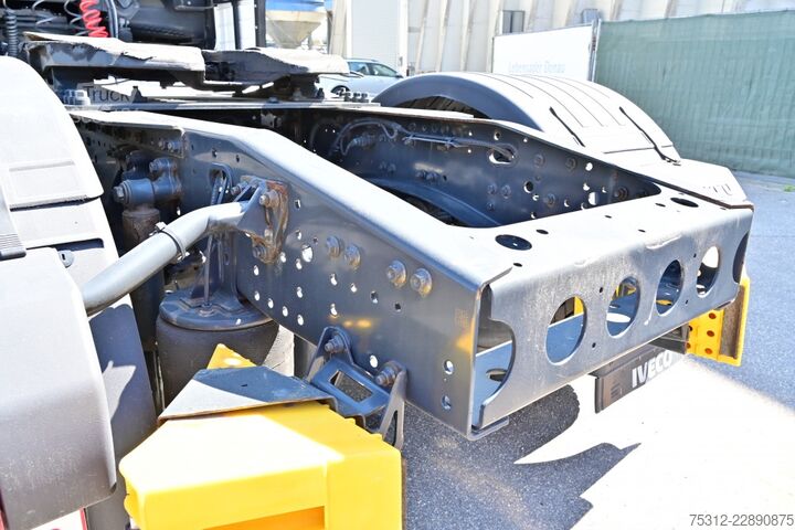 Standart çekici ünitesi Iveco 440S51T  S-Way E6 Retarder Alufelgen Navi 2Betten