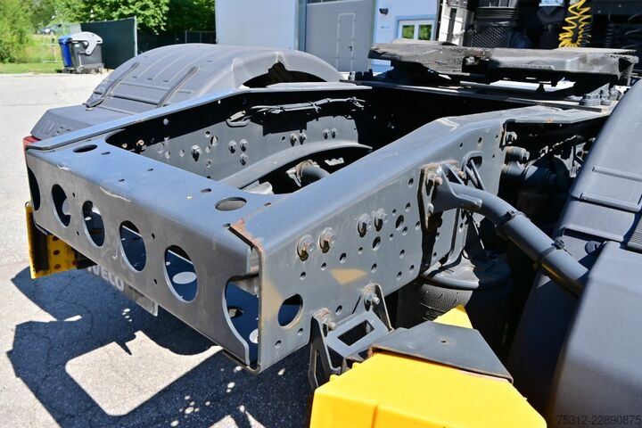 Standart çekici ünitesi Iveco 440S51T  S-Way E6 Retarder Alufelgen Navi 2Betten