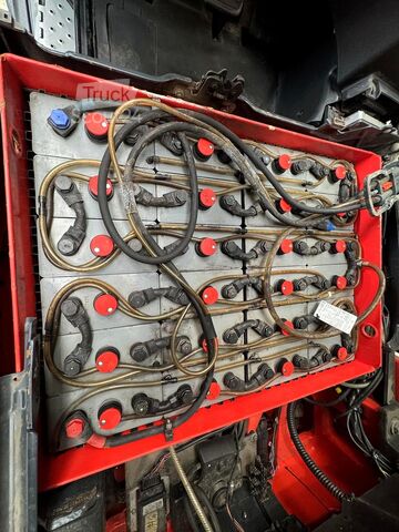 3. i 4. funkcija, bočni pomak, električni, 7.399 radnih sati Linde E 20PH
