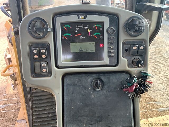 Tracked Dozer Caterpillar D6T XL