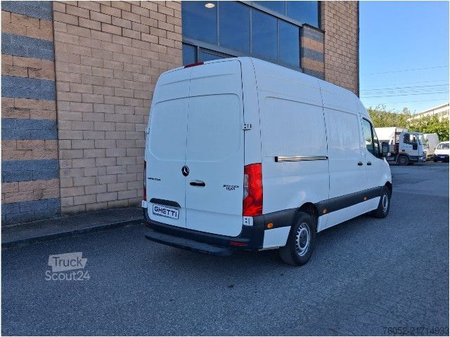 Furgão de painéis Mercedes-Benz Mod. Vers.