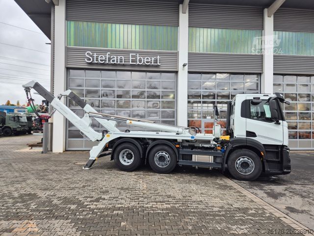 Kippers vrachtauto IVECO AD260S40X/P Meiller AK16. T Funk AHK