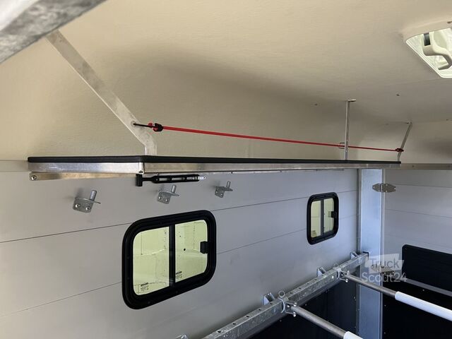 Remorcă pentru transport cai Böckmann Traveller K 3 Big SK Pferdeanhänger