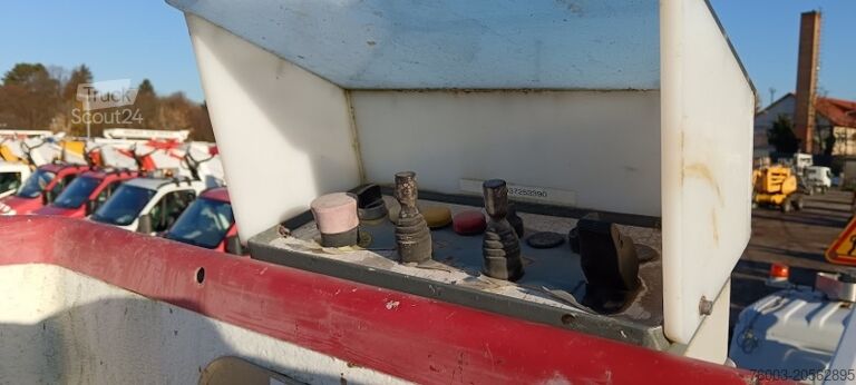 Furgonetă cu cutie Renault Maxity Bizzocchi Autel 162 HP - 16,5m