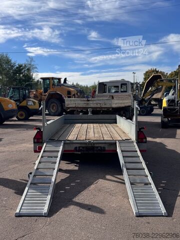 Prikolica z nizko platformo HUMBAUR HS 654020 TA-BS Tieflader Rampen Tandem