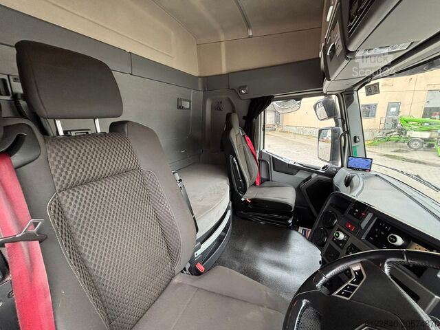 Tracteur routier standard Renault T460 (RHD)