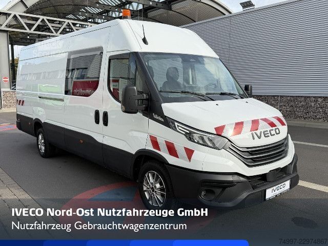 Panelová dodávka IVECO 35S16A8CRV 6-Sitzer / LED / AHK / NAVI / ACC