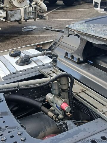 Tracteur routier standard Mercedes-Benz Actros 18.48