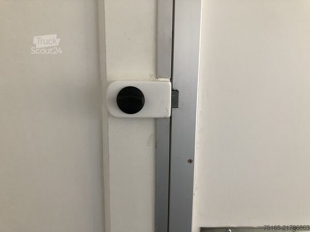 Skriňový príves Blyss F1330HD Rampe Tür Kofferanhänger