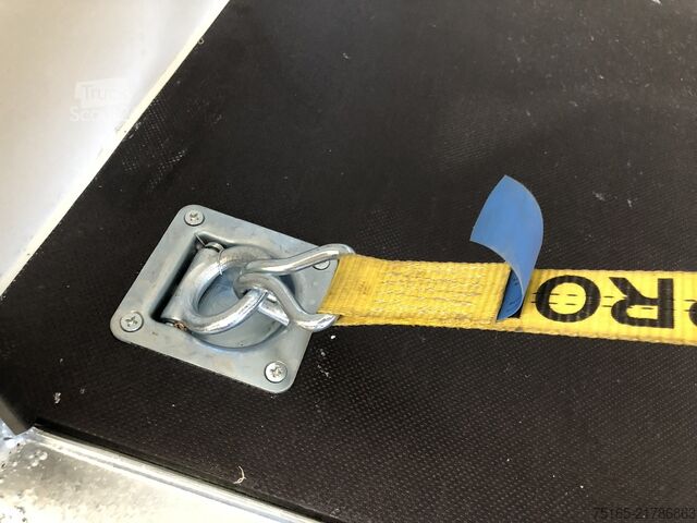 Skriňový príves Blyss F1330HD Rampe Tür Kofferanhänger