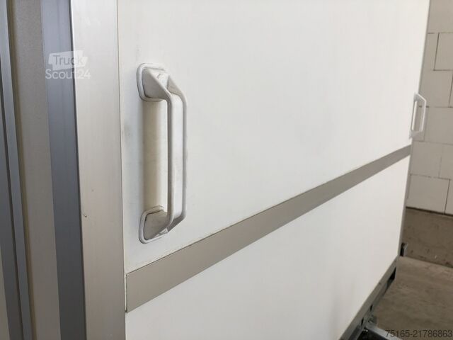 Skriňový príves Blyss F1330HD Rampe Tür Kofferanhänger