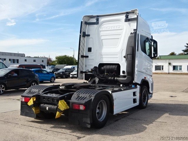 Standard tractor unit FORD F-Max Sattelzugmaschine